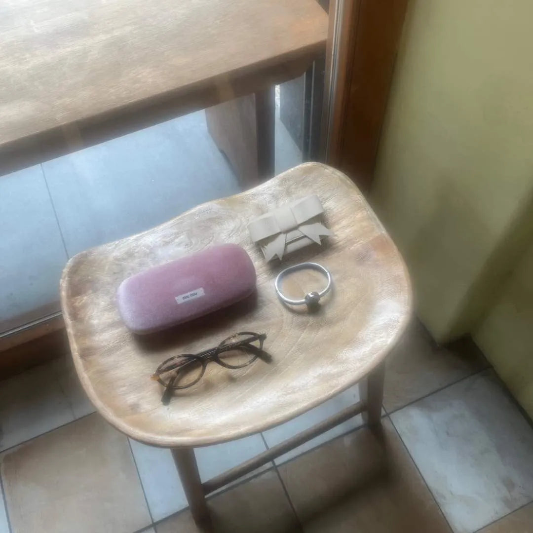 White bow minimalwallet